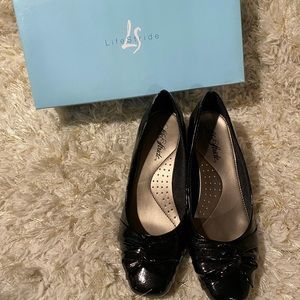 Life Stride black heels